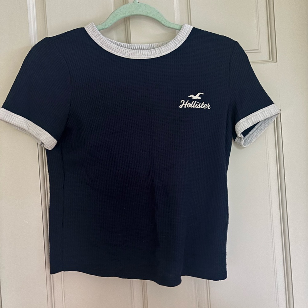 Hollister Cropped Dark Blue Tee with White Trim